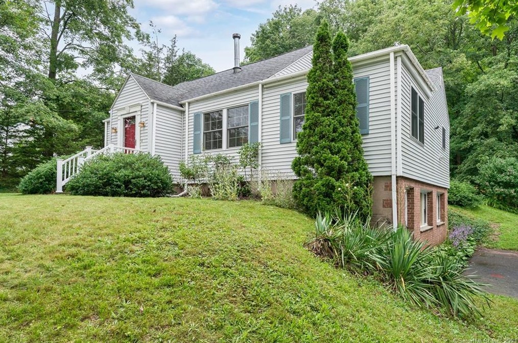 18 Christian Hill Rd, Cromwell, CT 06416-2612