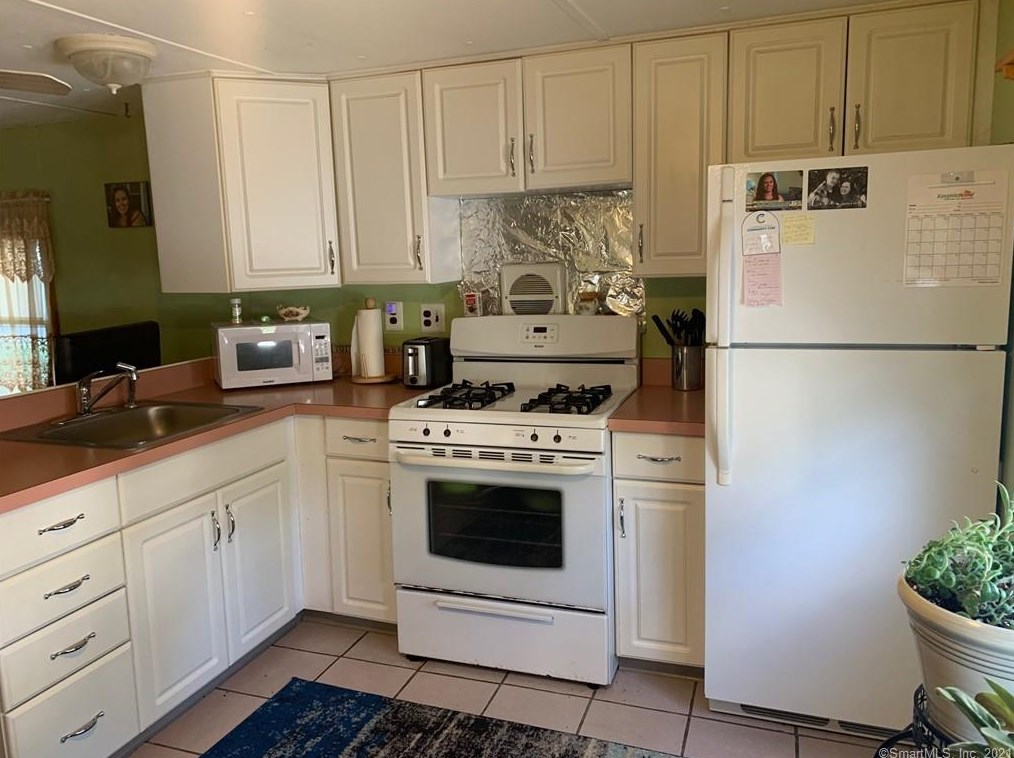 9 North Terrace, Vernon, CT 06066