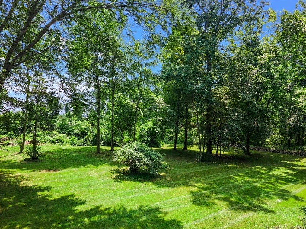 9 Gallows Hill Road Ext, West Redding CT  06896-1403 exterior