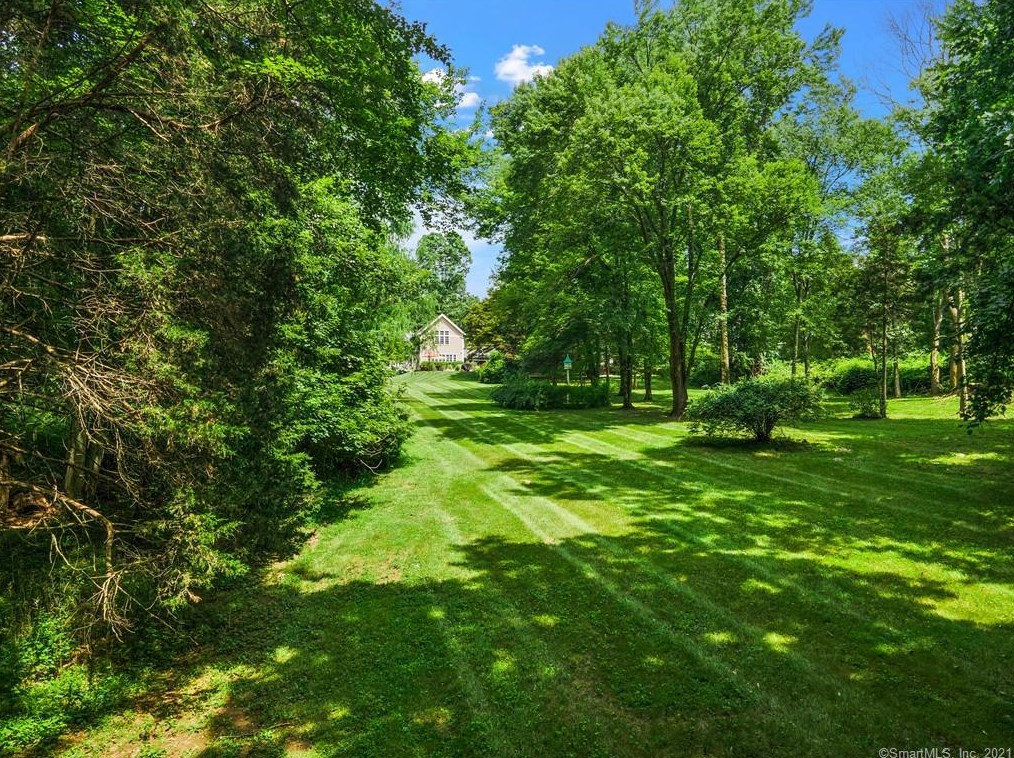 9 Gallows Hill Road Ext, West Redding CT  06896-1403 exterior