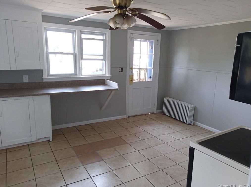 25 Margerie St, Meriden CT  06450-4615 exterior