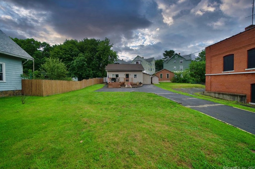33 Kensington Ave, New Britain, CT 06051