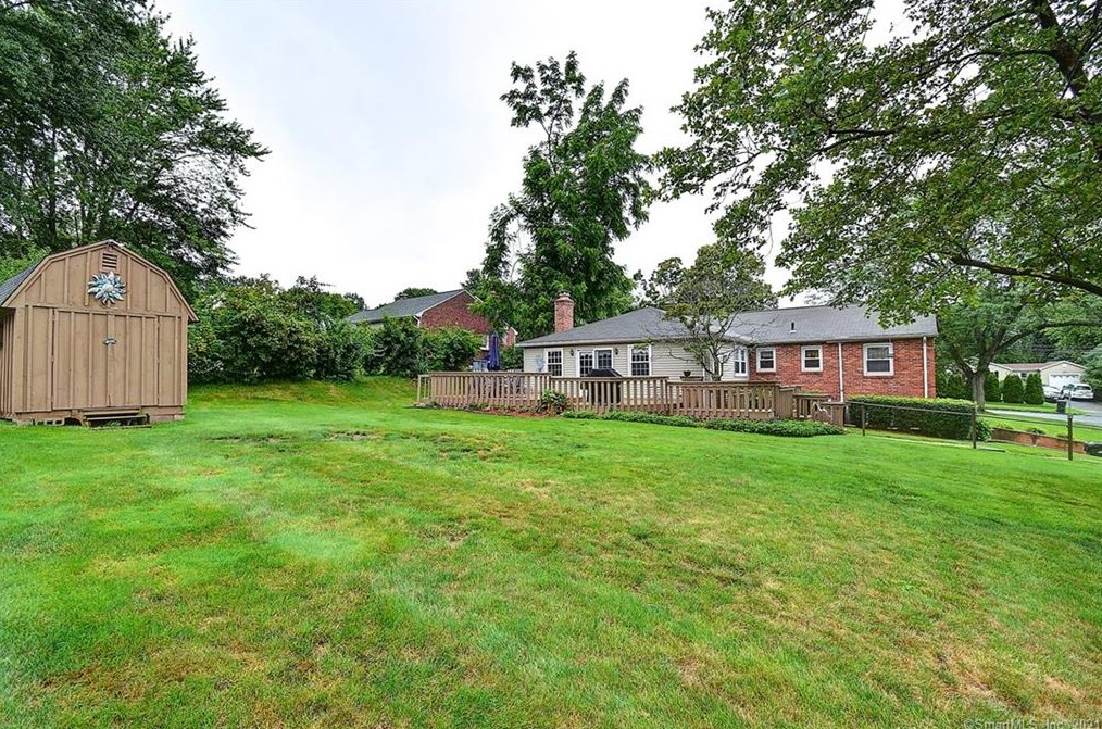 514 Wells Rd, Hartford, CT 06109 exterior