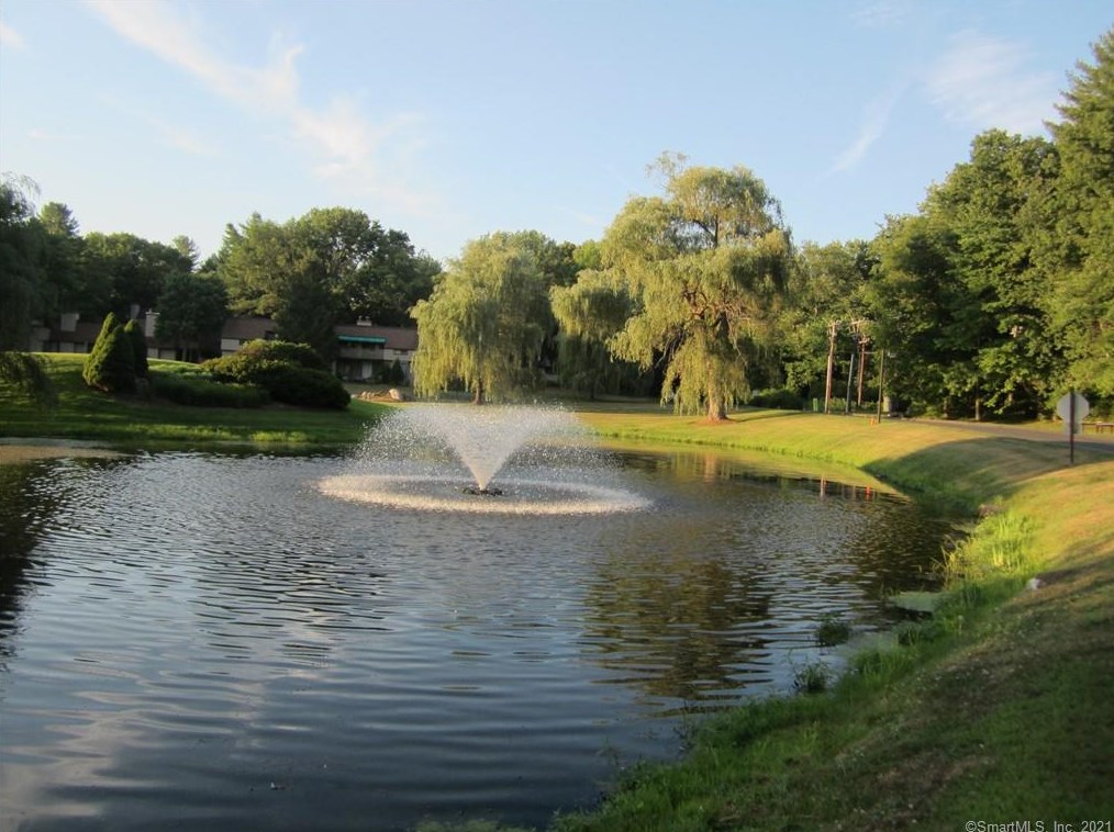 3 Conifer Ln, Avon CT  06001-4514 exterior