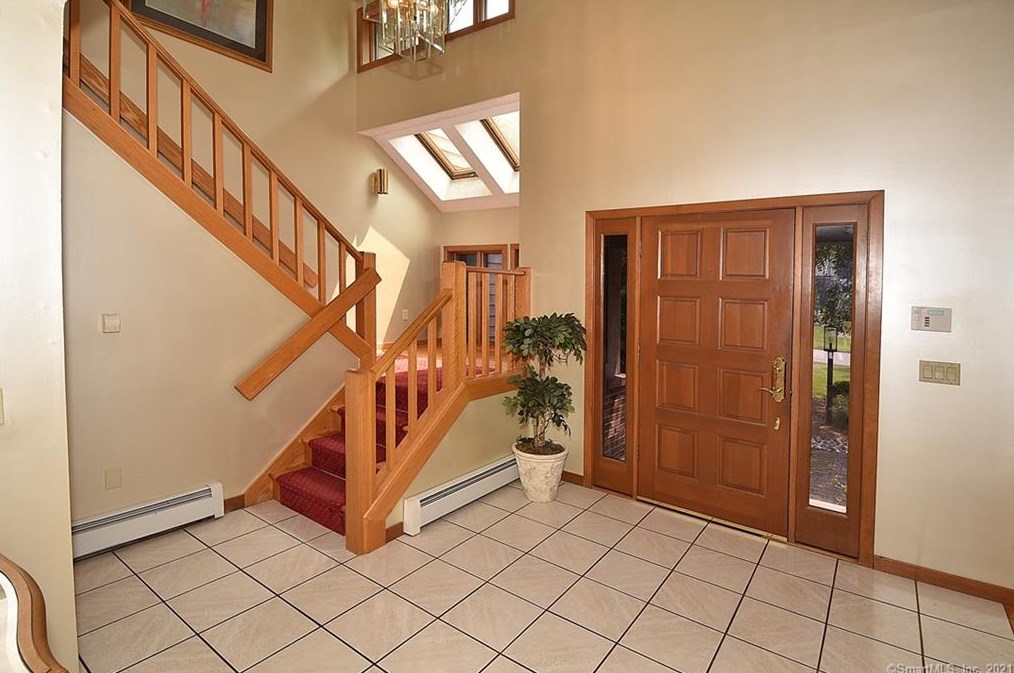 2 Ellridge Pl, Ellington, CT 06029