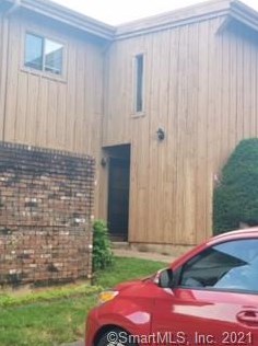65 Webster Ct, Hartford, CT 06111-5121