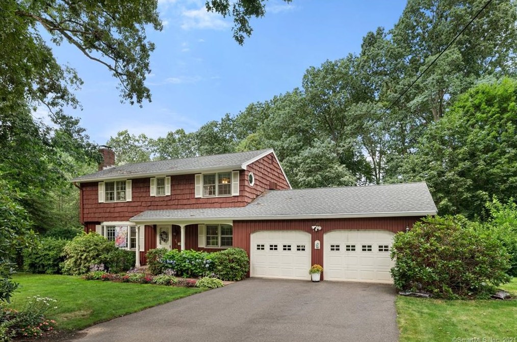 89 Palmer Dr, Wapping, CT 06074