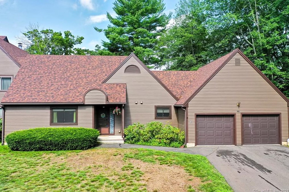 28 Wood Duck Ln, Simsbury, CT 06081-9667
