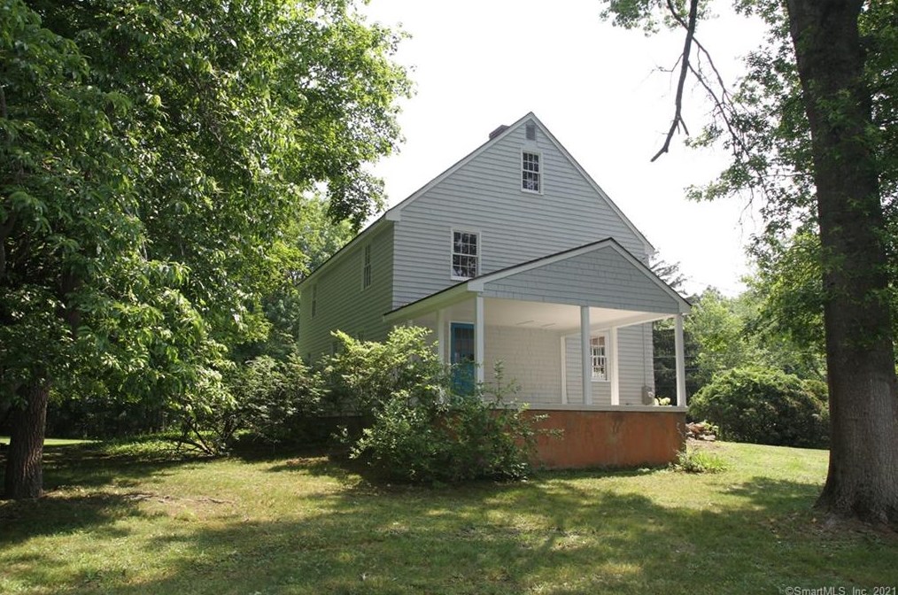 18 Orchard Ave, Branford, CT 06405-5433