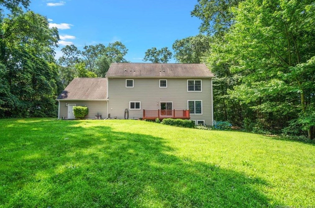 21 Rose Ln, East Lyme, CT 06333
