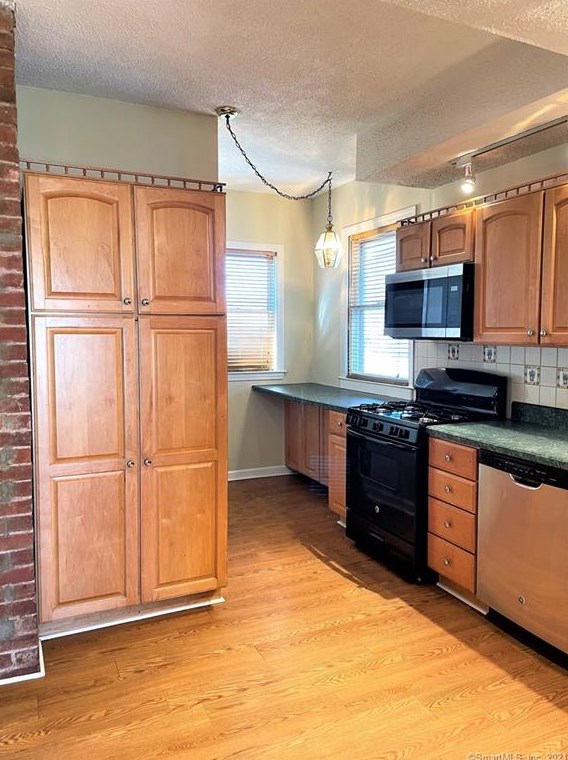 88 Noble St, New Haven CT  06514-3424 exterior