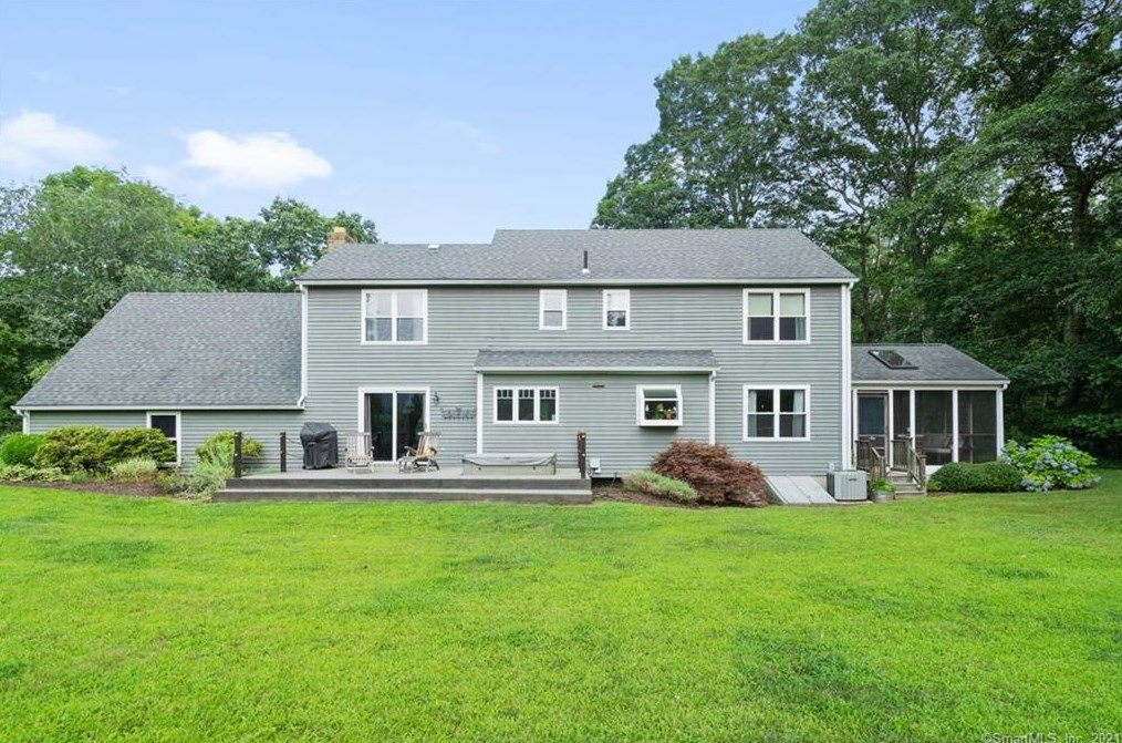 161 Race Hill Rd, Madison CT  06443-1692 exterior