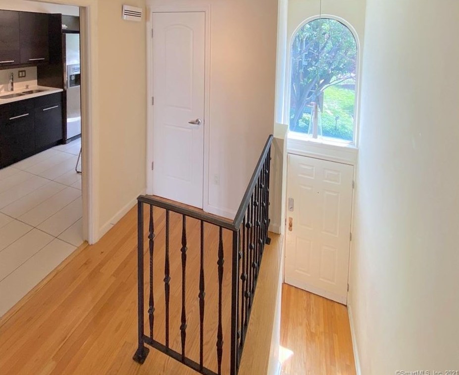 100 Forest St Unit 100, Stamford, CT