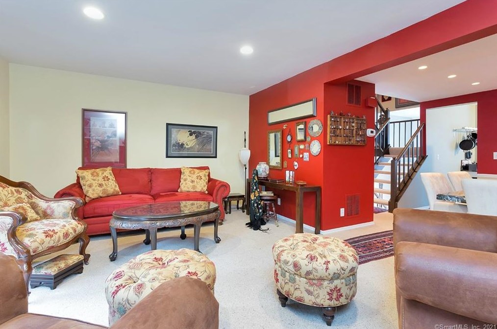 237 Strawberry Hill Ave #33, Stamford, CT 06902