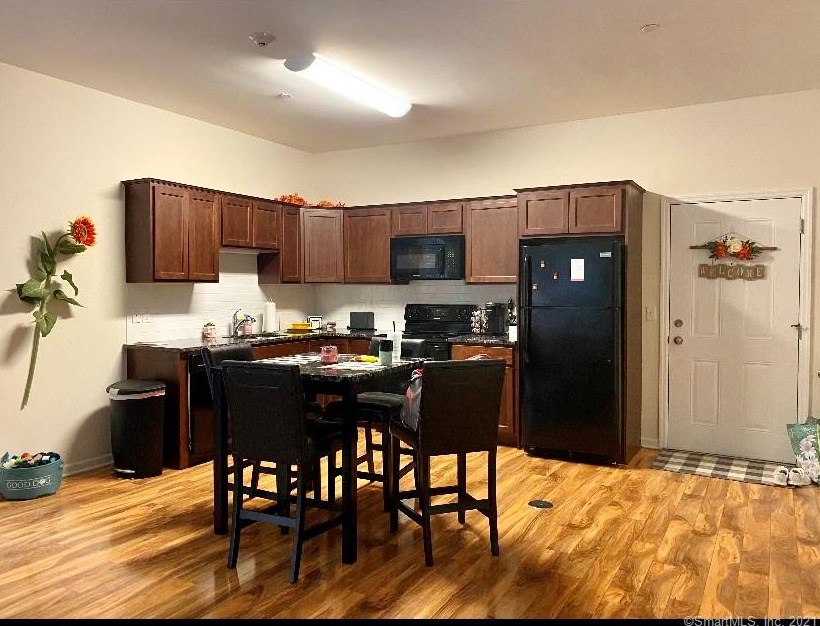 11 Leavenworth Rd #e1, Huntington, CT 06484