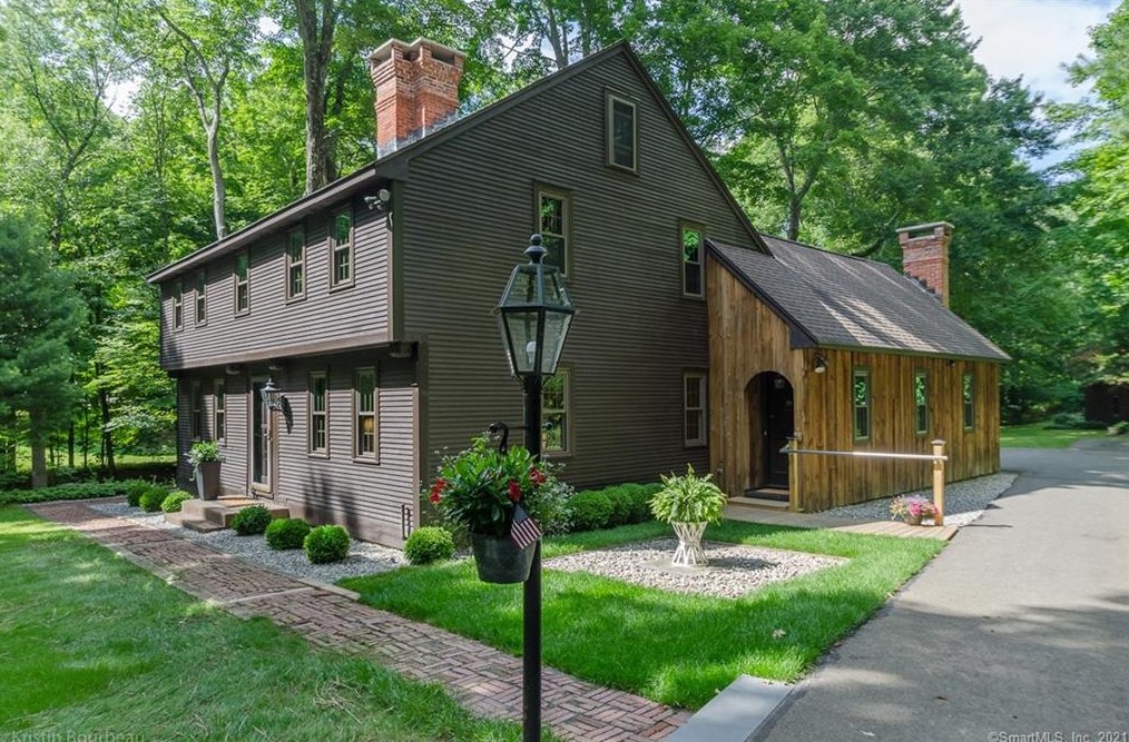 2369 New London Turnpike, South Glastonbury, CT 06073