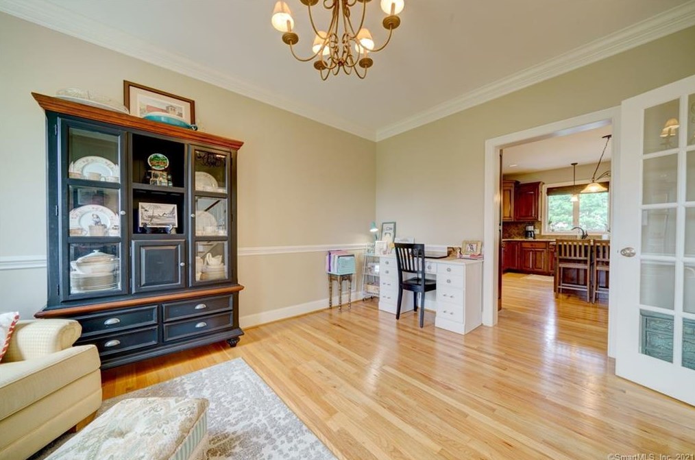 10 Lafountain Rd, Suffield CT  06078-2252 exterior