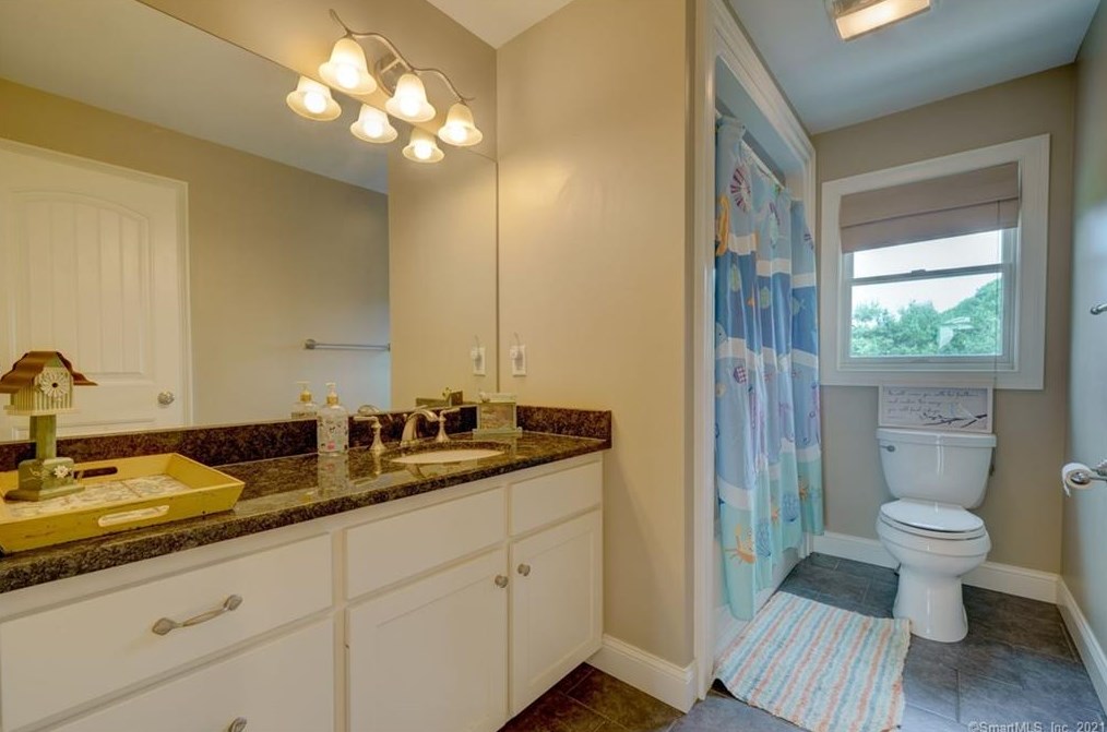 10 Lafountain Rd, Suffield CT  06078-2252 exterior