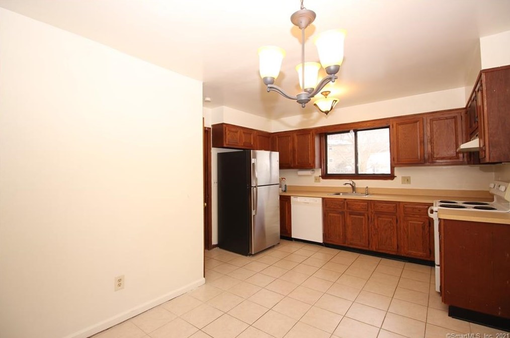 11 Van Buskirk Ave, Stamford, CT 06902