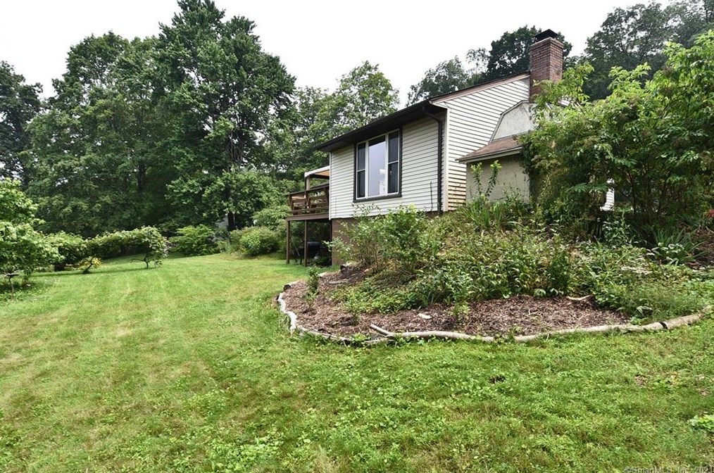 1564 Flanders Rd, Southington, CT 06489