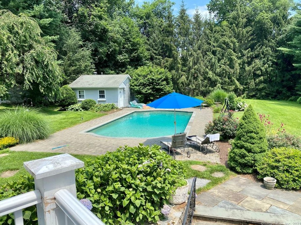 20 Linda Ln, Westport, CT 06880