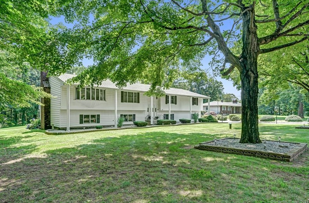 31 Butternut Rd, North Branford, CT 06471