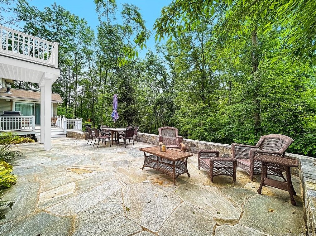 78 Autumn Dr, Wapping, CT 06074