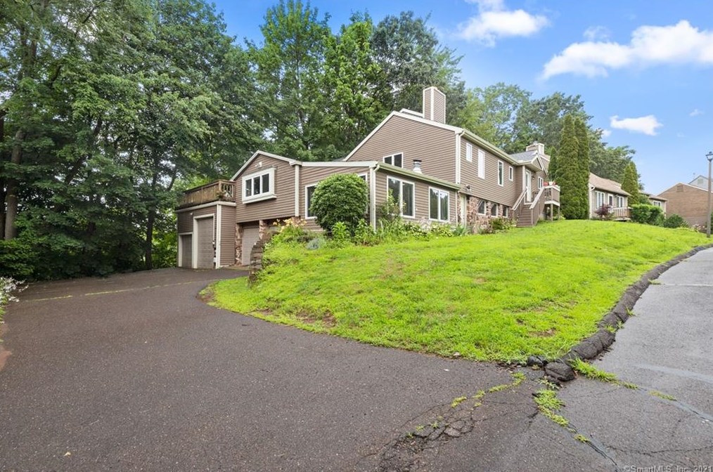 25 Woodland Ridge #25, Meriden, CT 06450
