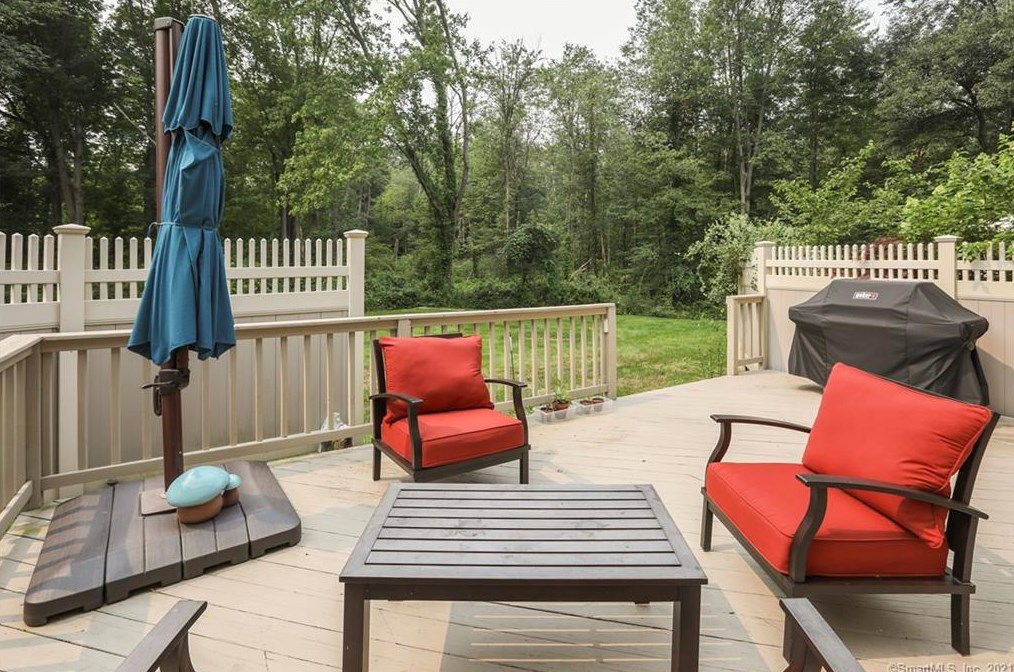 12 Boulevard Dr #24-142, Danbury, CT 06810