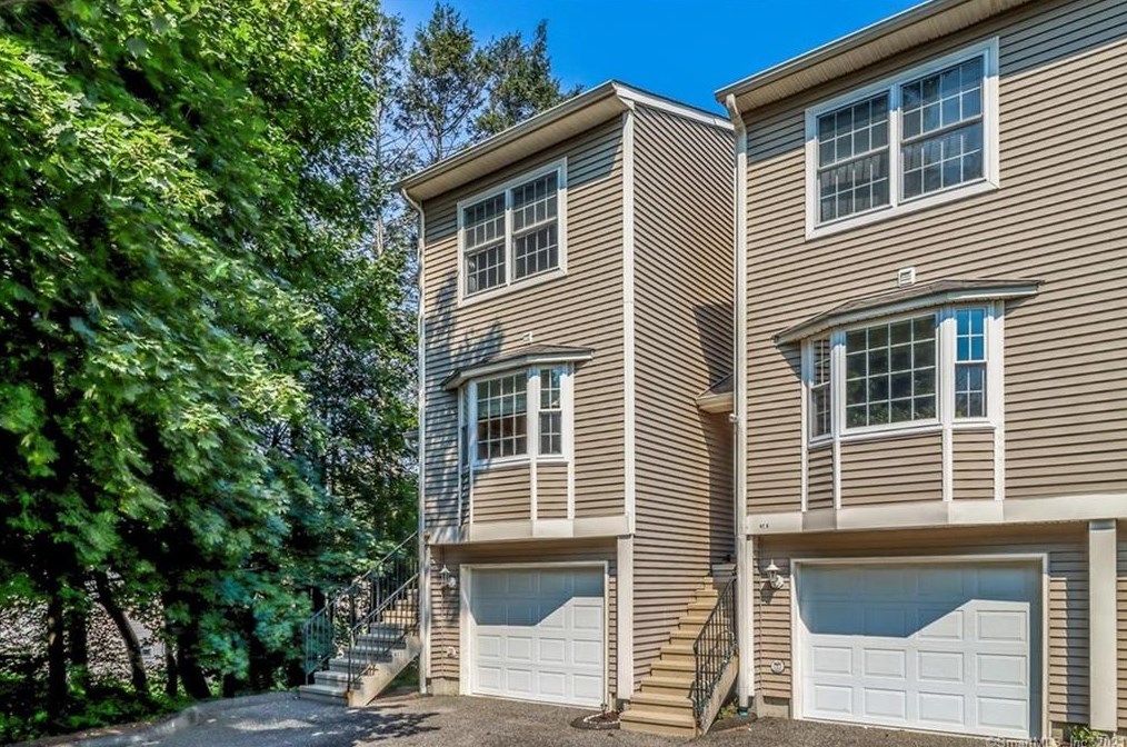 41 Victor St, Danbury, CT 06810-6485