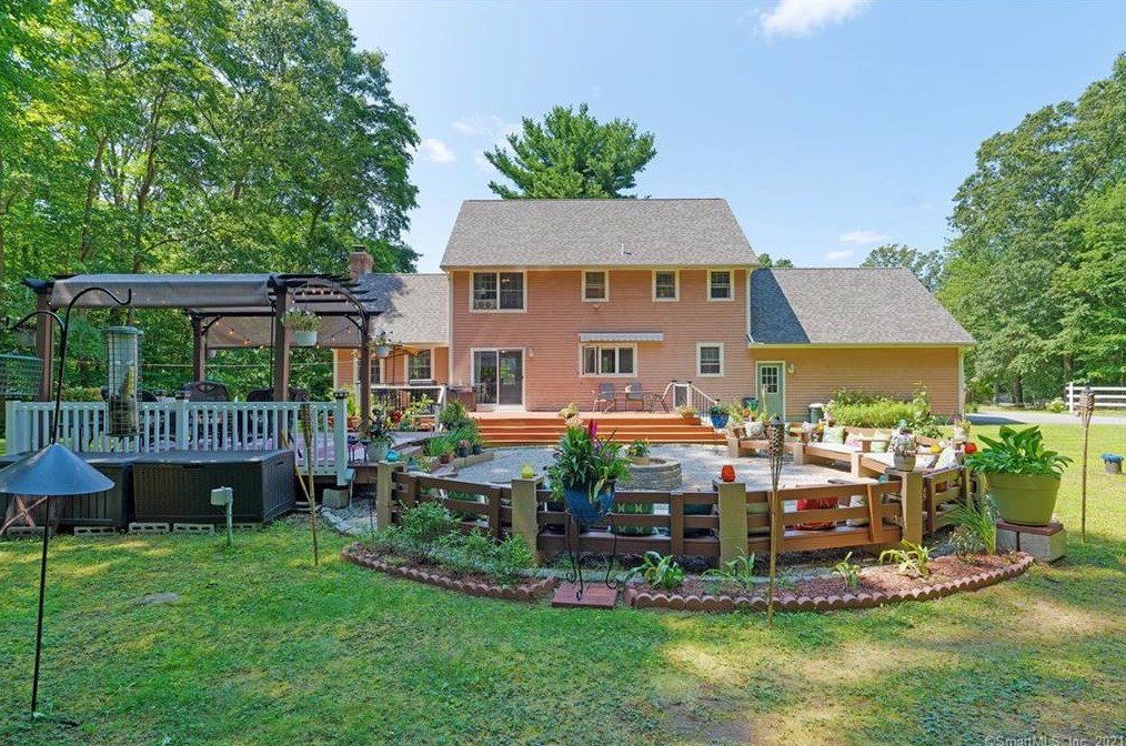 57 Harvest Woods Ln, Higganum, CT 06441