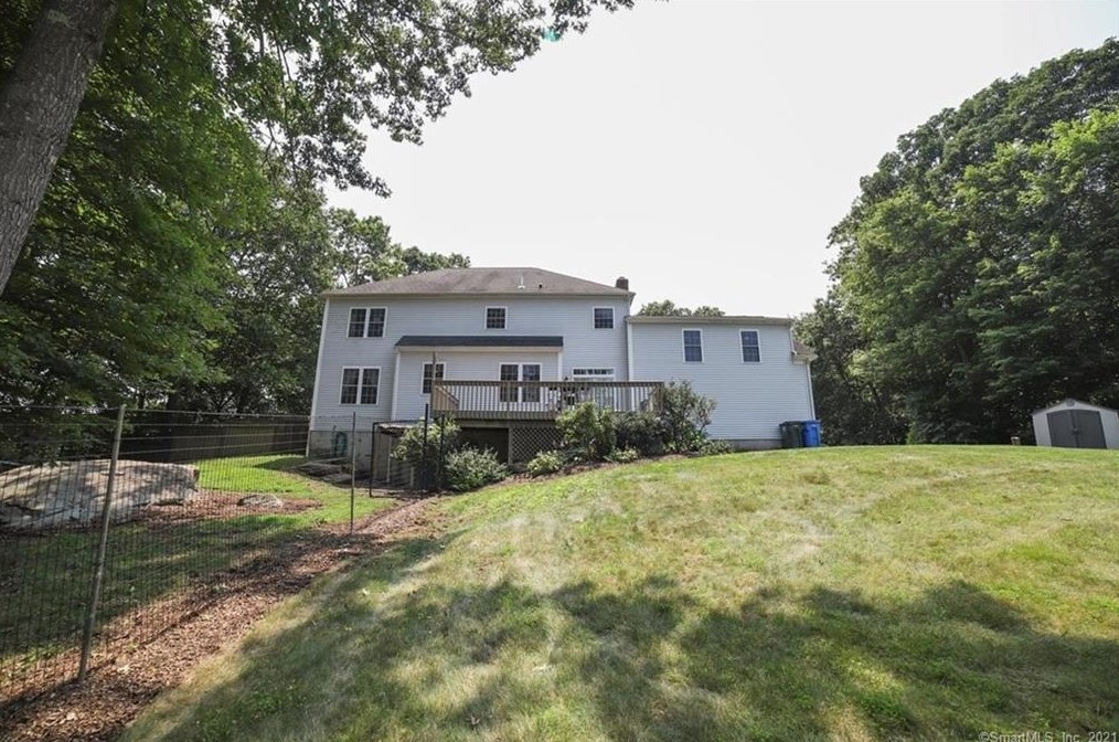 11 Grouse Ct, Deep River, CT 06419