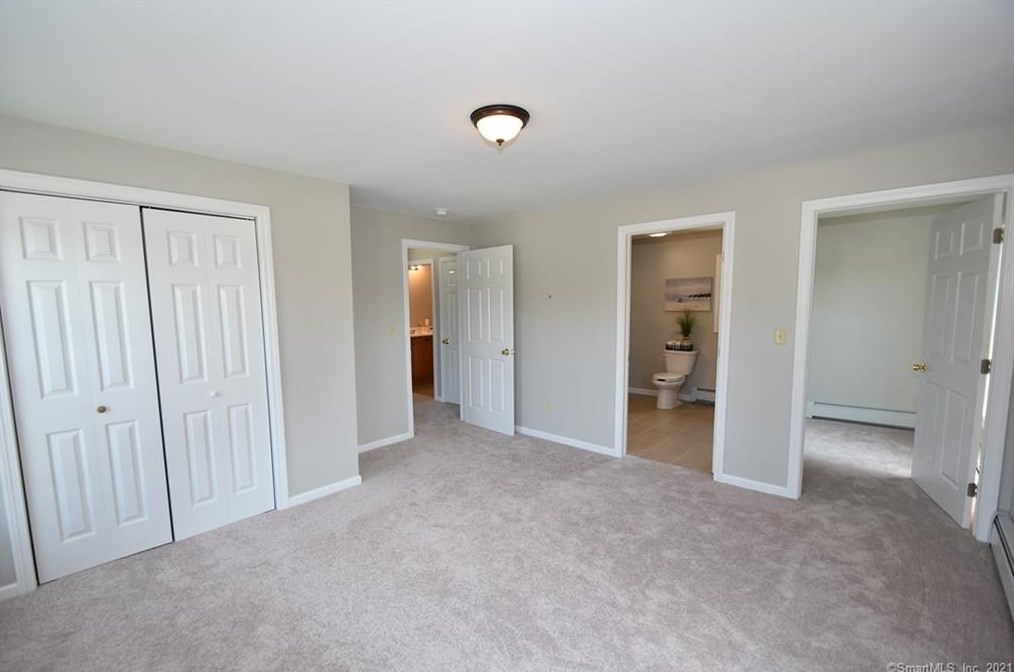 28 Snipsic St, Vernon CT  06066-3340 exterior