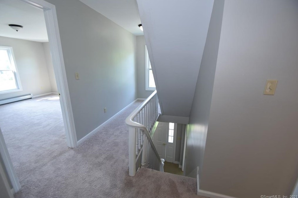 28 Snipsic St, Vernon CT  06066-3340 exterior