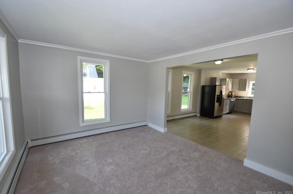 28 Snipsic St, Vernon CT  06066-3340 exterior