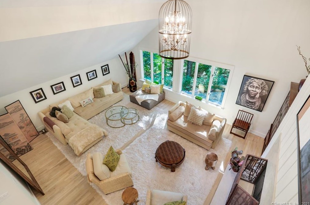 10 Stepping Stone Ln, Greenwich CT  06830-4031 exterior