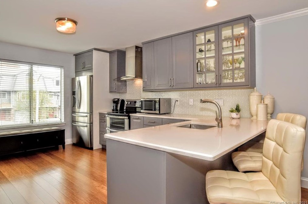 33 Pleasant St #11, Stamford, CT 06901
