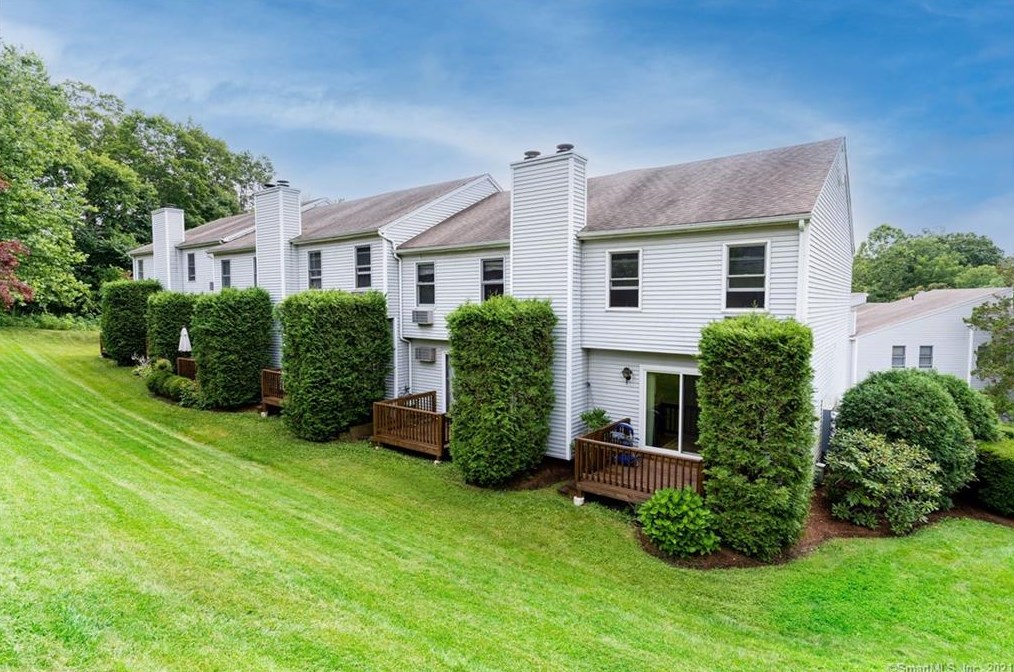 66 Valley Dr, Northville, CT 06776-3649