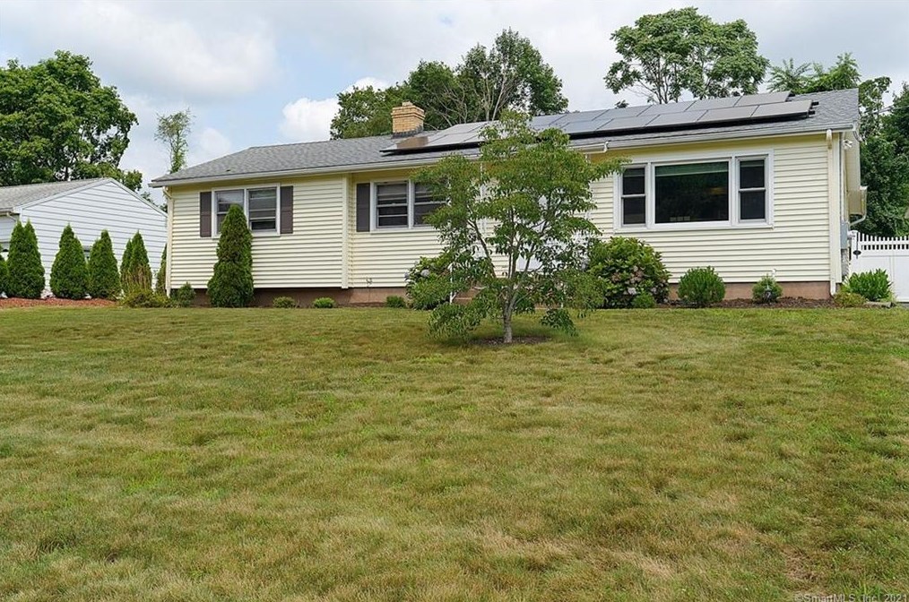 14 Palmer Rd, North Haven, CT 06473