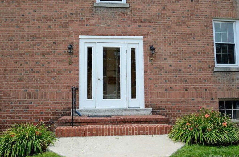 5 Robin Rd Apt 5a, Hartford, CT