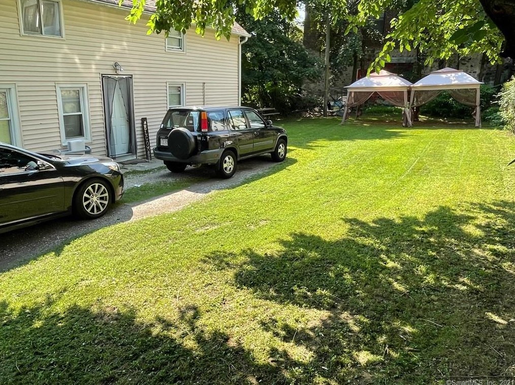 34 4th St, Waterbury, CT 06708