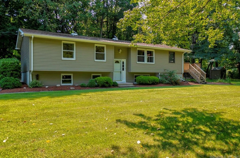 11 Summer Rest Rd, Waterford, CT 06385