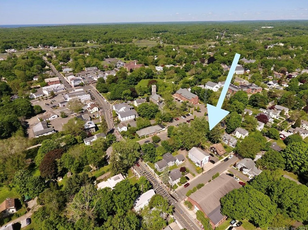 18 Graves Ave, Guilford CT  06437-2625 exterior