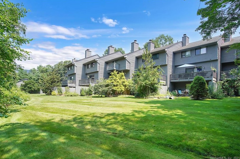 70 Conestoga Way #70, Glastonbury, CT 06033