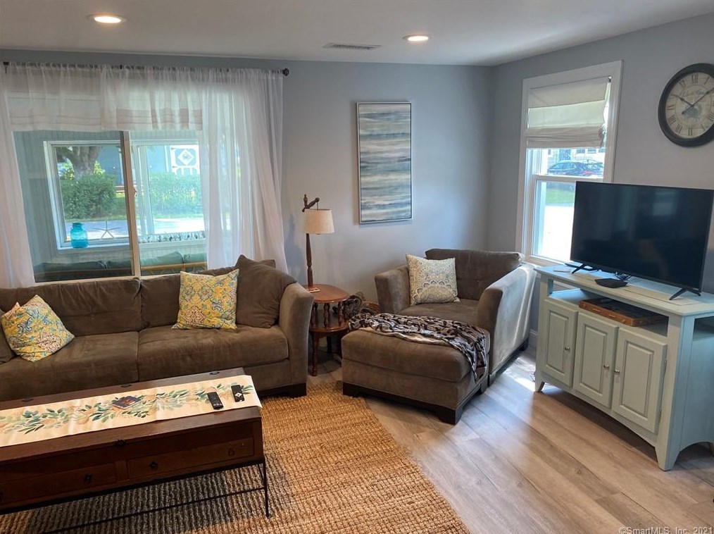 49 Vincent Ave, Fenwick CT  06475-1948 exterior
