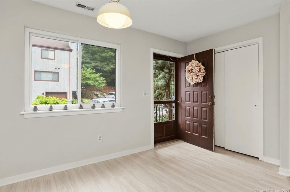 21 Linden St #20, Norwalk, CT 06851