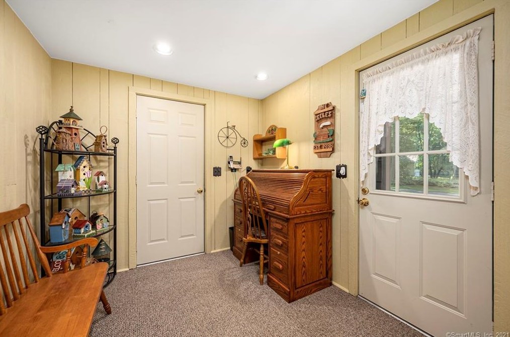 192 Roper Rd, Moosup, CT 06354