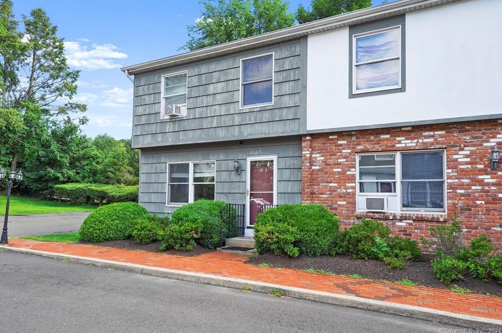 19 Triangle St #3, Danbury, CT 06810