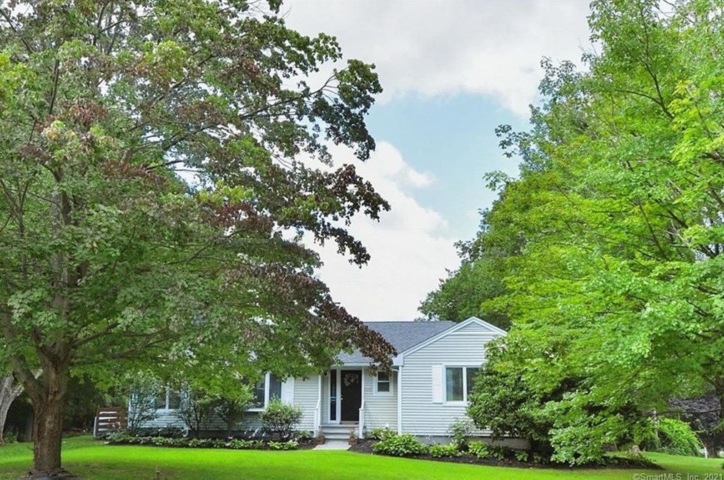 1357 Buckingham St, Watertown, CT 06795