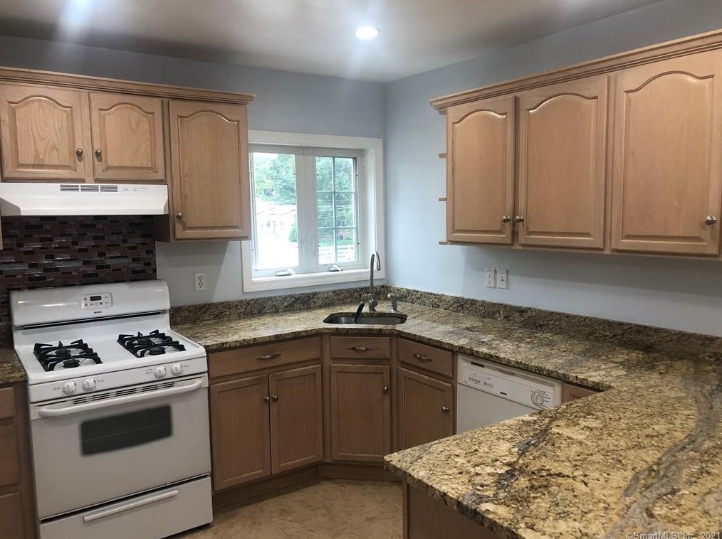 86 Merrimac St #b, Danbury, CT 06810